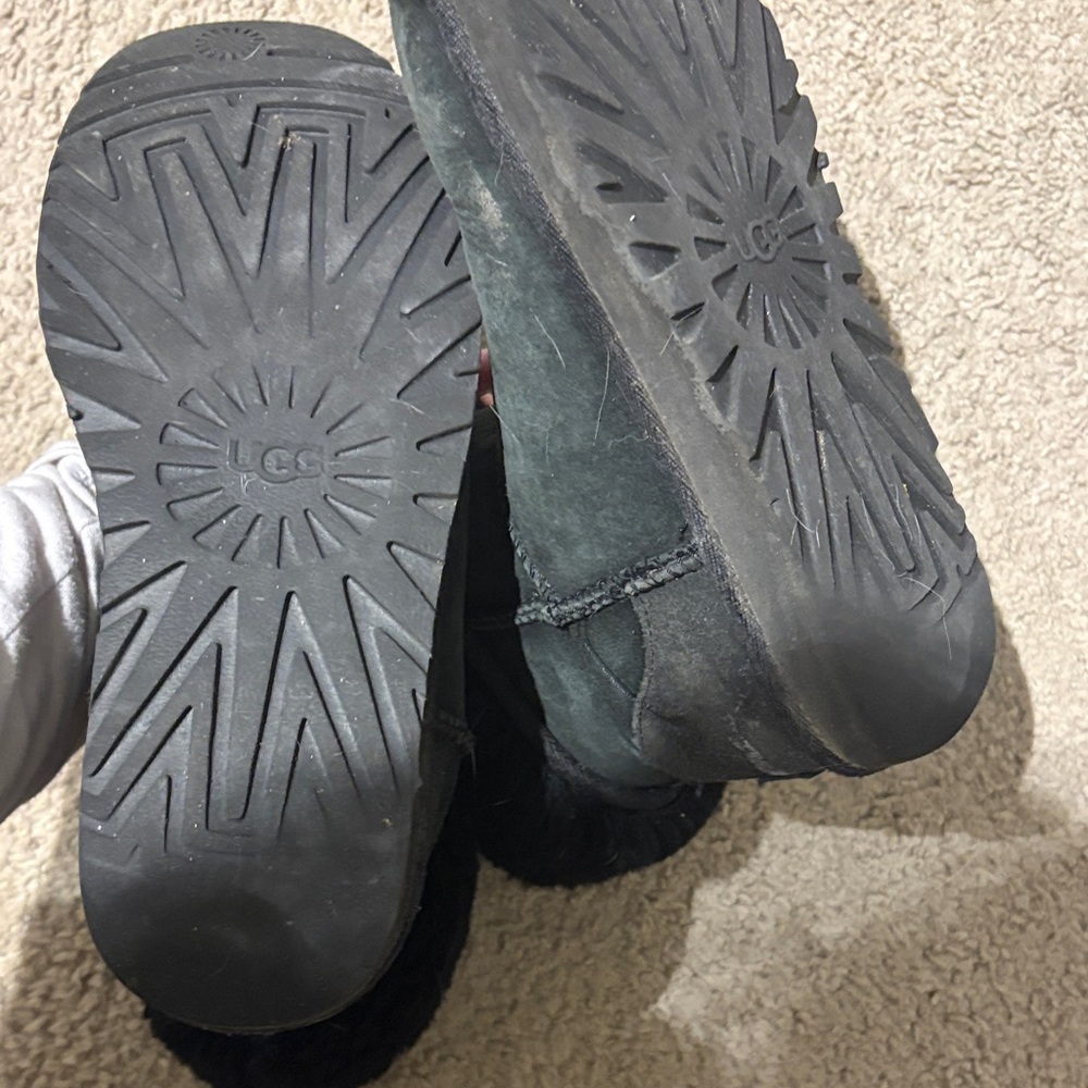 UGG Black Winter Boots - Picture 4 of 4